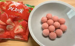 いちご×トマトってアリ!? ファミマ限定「アイスの実 いちごベジ」を食べたら予想外の爽やかさ！