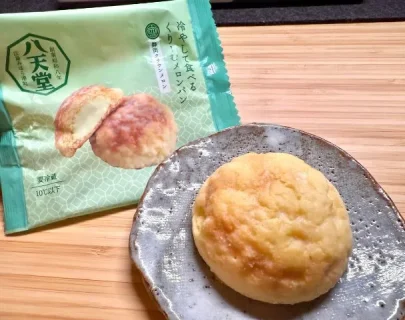 【ファミマ限定】八天堂「くりーむメロンパン 静岡クラウンメロン」がひんやりさくさくで夏にぴったりだった件