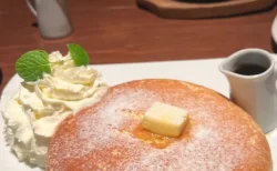 【実食レポ】外カリッ中ふわっ♡神保町カフェ「石釜ベイクブレッド茶房タムタム」のホットケーキが絶品すぎる