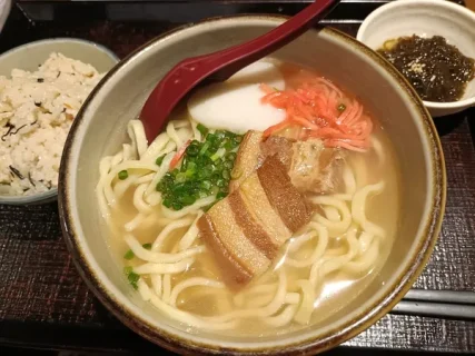 沖縄出身者も太鼓判！「海人酒房」の本格沖縄料理は本当に美味しいのかレビュー