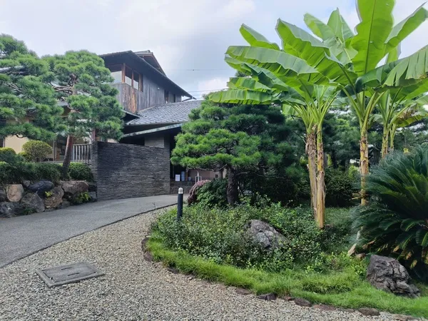 荻窪の穴場『角川庭園』体験レビュー！都会の静寂にひたる文学散歩