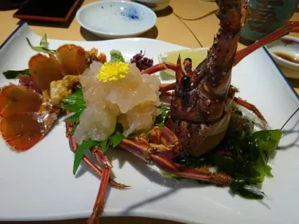 【三重旅行モデルコース】伊勢神宮から赤福茶屋まで！伊勢海老と絶景旅館「海の蝶」を満喫