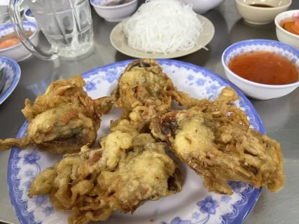地元民も愛する味！ホーチミン「クアン94」で味わう、絶品ソフトシェルクラブ体験記