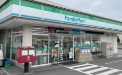 ファミマ「トイレは聞かれても貸しません」清掃代と慰謝料150万円請求の貼り紙が波紋