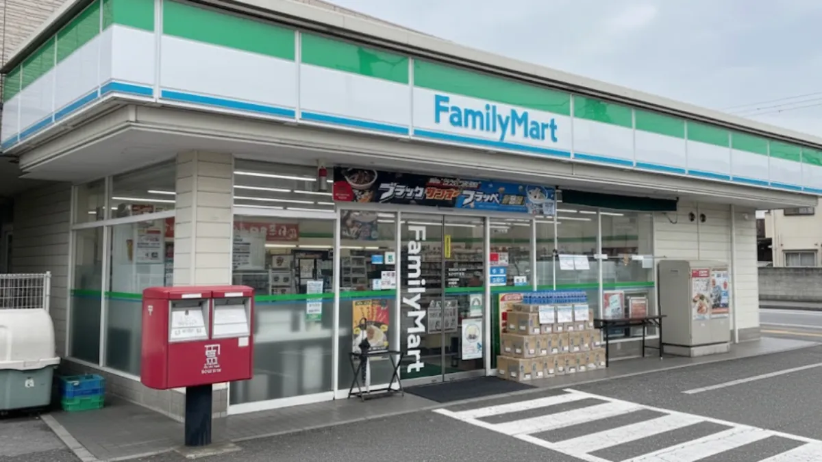 ファミマ「トイレは聞かれても貸しません」清掃代と慰謝料150万円請求の貼り紙が波紋