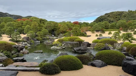 足立美術館で“生の掛軸”に感動！雨と晴れで味わえた秋の庭園の美しさを写真レビュー