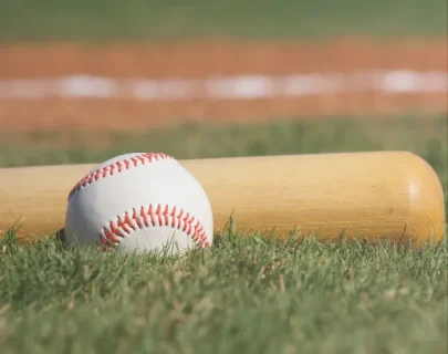 大谷翔平“恥ずかしがり屋ショット”公開　優勝パレードで妻・真美子さん撮影する姿にファン悶絶