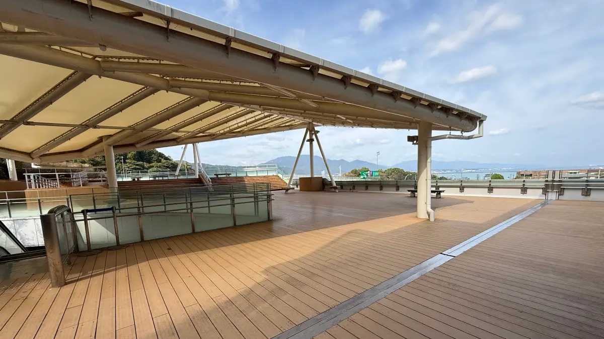 【大津SA(下り)】白髭の大津中華そばを実食!展望台&抹茶ソフトも満喫できるグルメ休憩レビュー