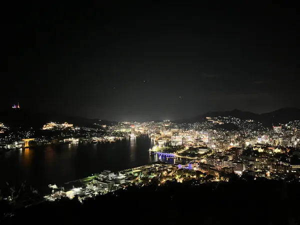 長崎夜景の穴場!地元民も愛する「鍋冠山」で感動のパノラマ体験