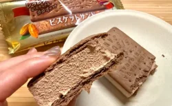 ふわっとカカオ香る“しっとりクッキー”にうっとり。ビスケットサンド〈エクアドルカカオ〉はリピ確でした