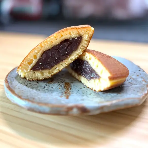 老舗たねやのどらやきは手土産向き?粒餡の甘さ・生地の香り・日持ちと買い方など実食レビュー