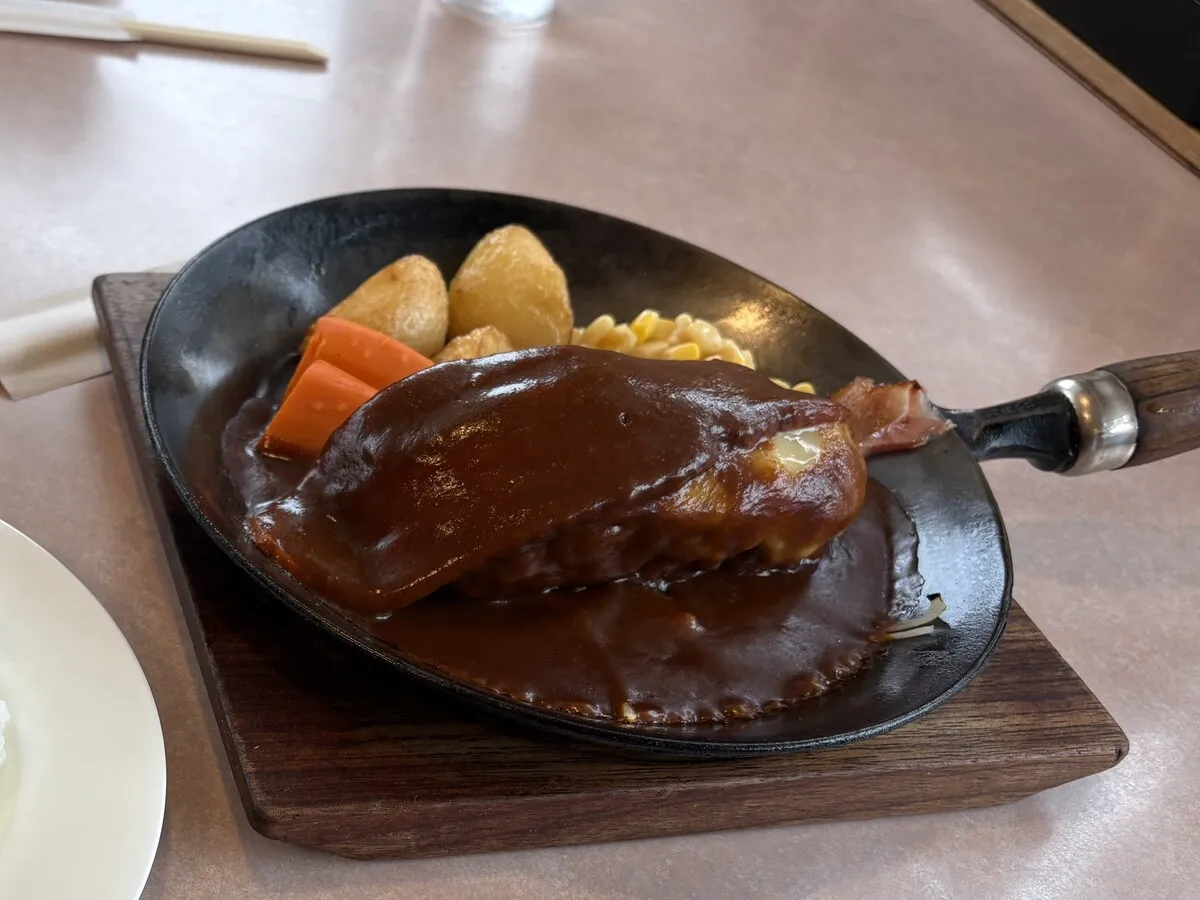 道南グルメ旅の目的地！「レストラン ケルン」肉汁あふれるハンバーグに感動