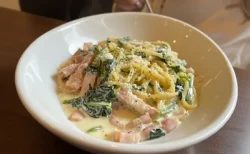 パスタ好き必見！笠岡駅近「セコンディ・カフェ」で味わう30種の本格パスタ体験記