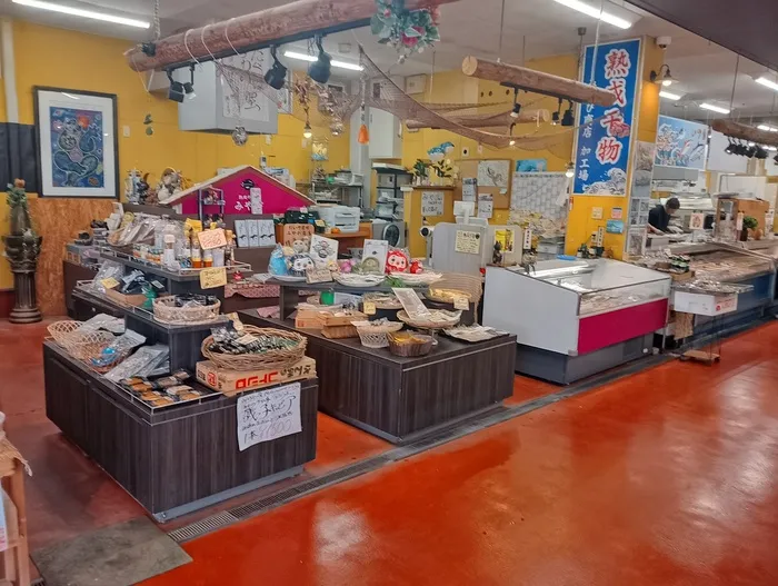 【体験レビュー】魚好きの楽園!山口「道の駅 潮彩市場防府」で新鮮グルメと絶景を満喫してきた