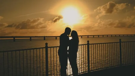 冨永愛と山本一賢の関係性に謎「結婚なし妊娠」に疑問の声、交際期間明かさず妊娠発表で波紋