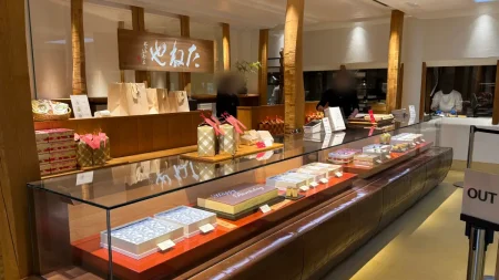 ラコリーナ近江八幡カステラショップとカフェがおしゃれ!2万円する大きなカステラも?!