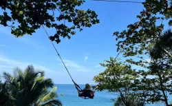 プーケットの新定番「ロックビーチスイング」のアクセスと料金を徹底解説！バリ島風ブランコ体験記