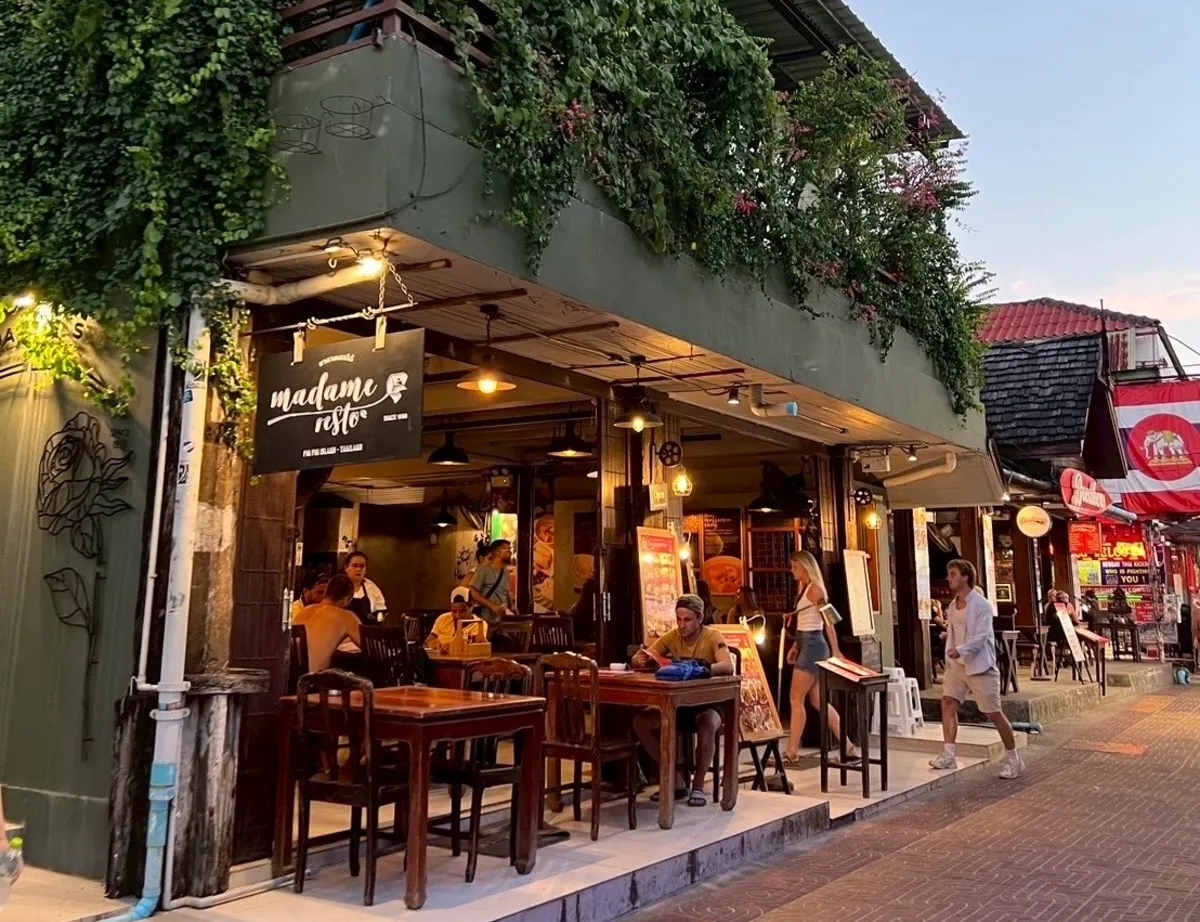 ピピ島の夕食はここで決まり！「Madame Resto」で味わう絶品タイ料理とリゾートの夜
