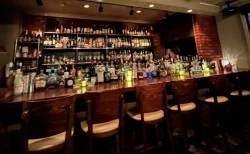 倉敷の隠れ家バー「Casita」で過ごす、心癒される大人の時間 – レビュー