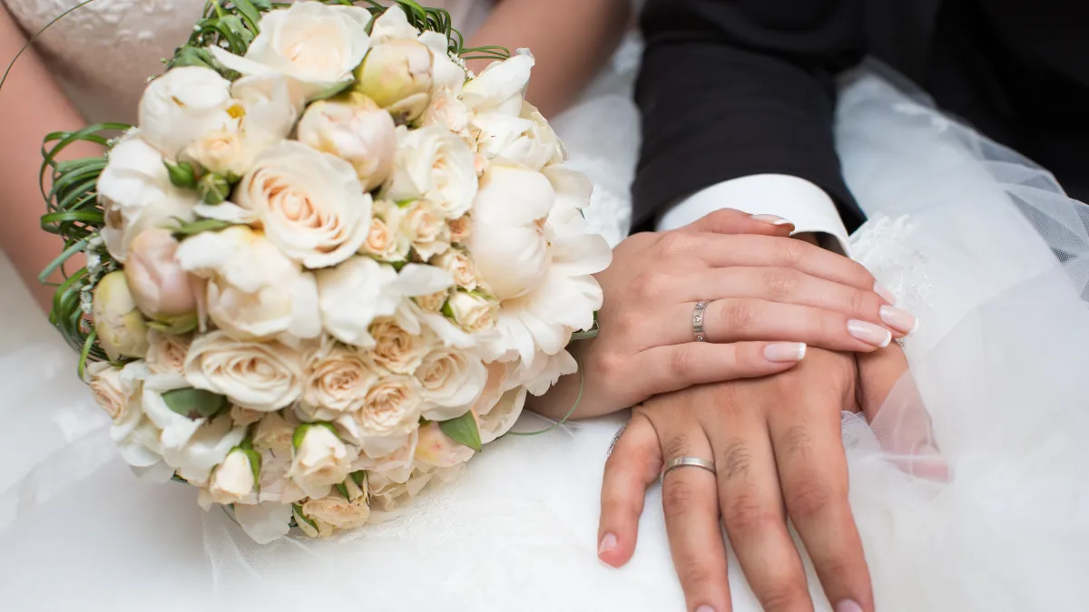 てんちむ＆青汁王子”匂わせ1カ月半”の末に結婚発表　ネット「やっぱり本当だった」特大ダイヤ指輪も話題