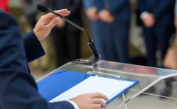 小川淳也氏が中道代表に就任 東大→自治省→５つの政党を経た政党遍歴&経歴とは