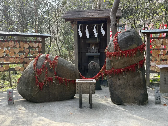 縁結び石（正面）