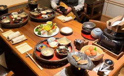 小湊温泉「三水」の朝食が最高すぎた！永光卵のふわふわ卵かけご飯と伊勢海老汁が絶品【鴨川旅行記】