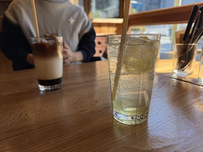 コーヒー牛乳とレモネードソーダ