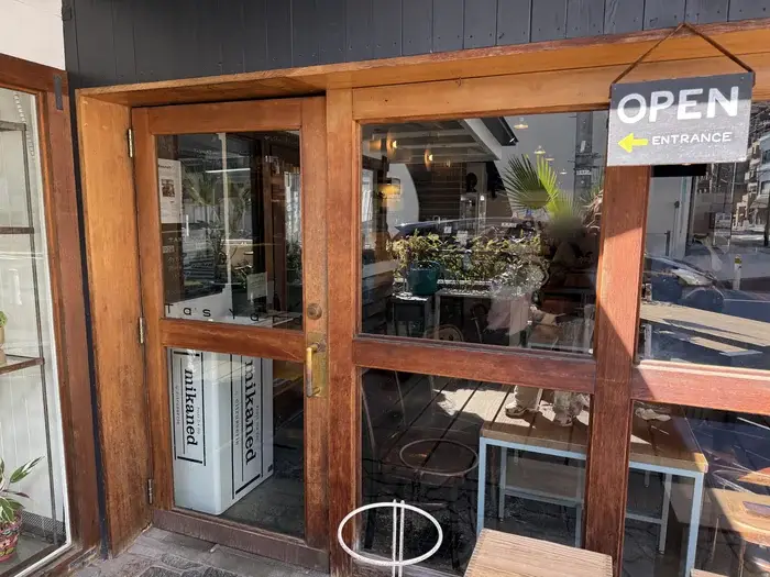 店舗入口（正面）