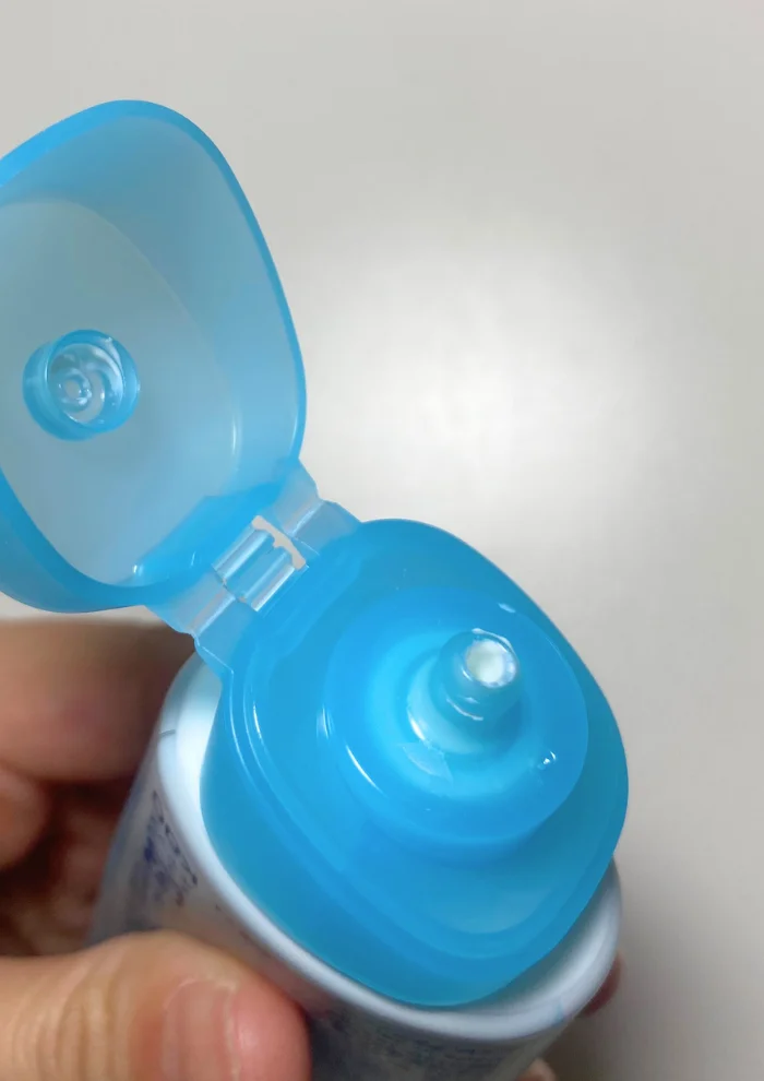 画像 チューブのキャップを開けた様子