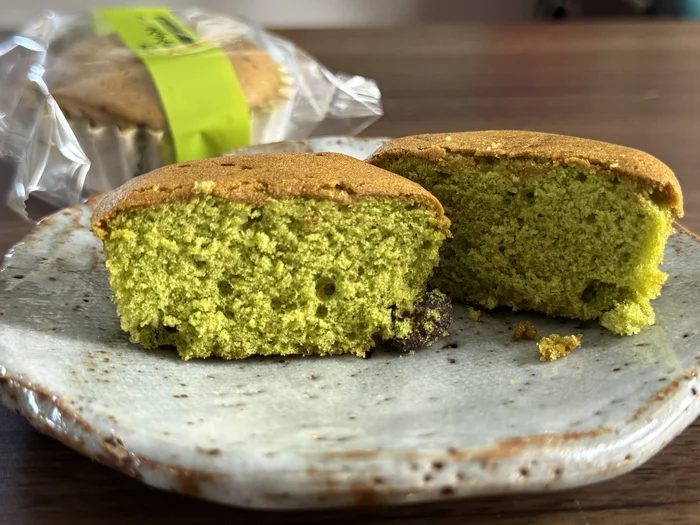 断面2切れをお皿に並べた様子