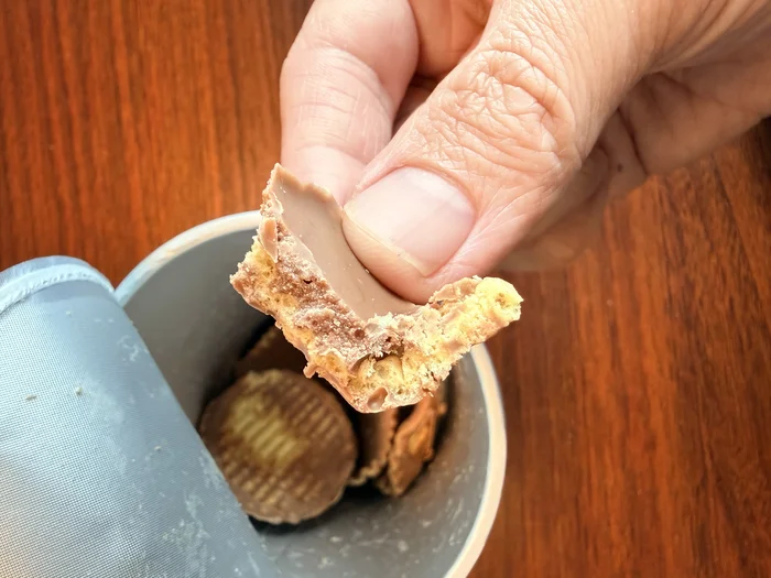 画像 スナックの断面とチョコの厚み