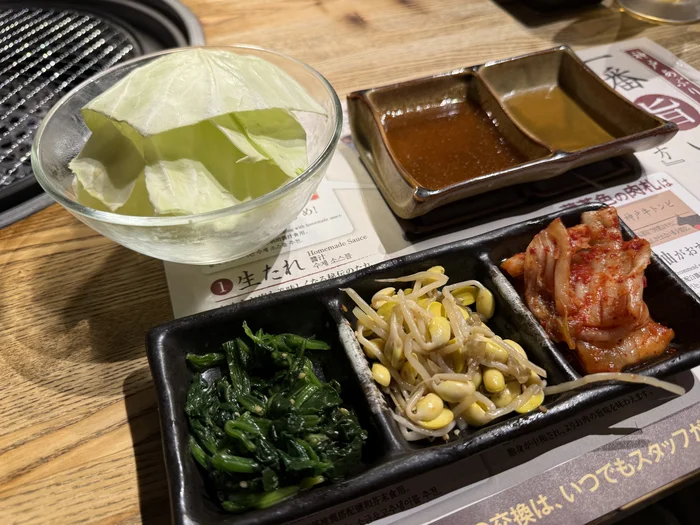 キムチ・ナムル三種・キャベツの前菜