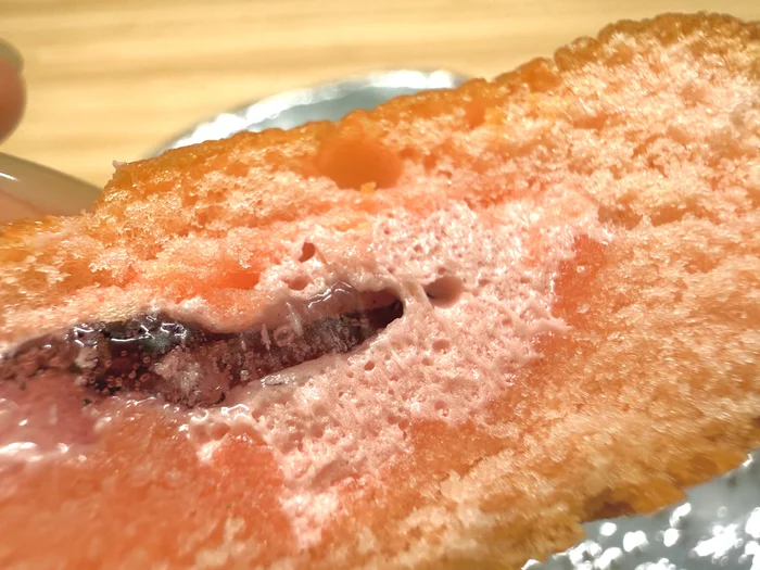 断面のいちごソースのアップ