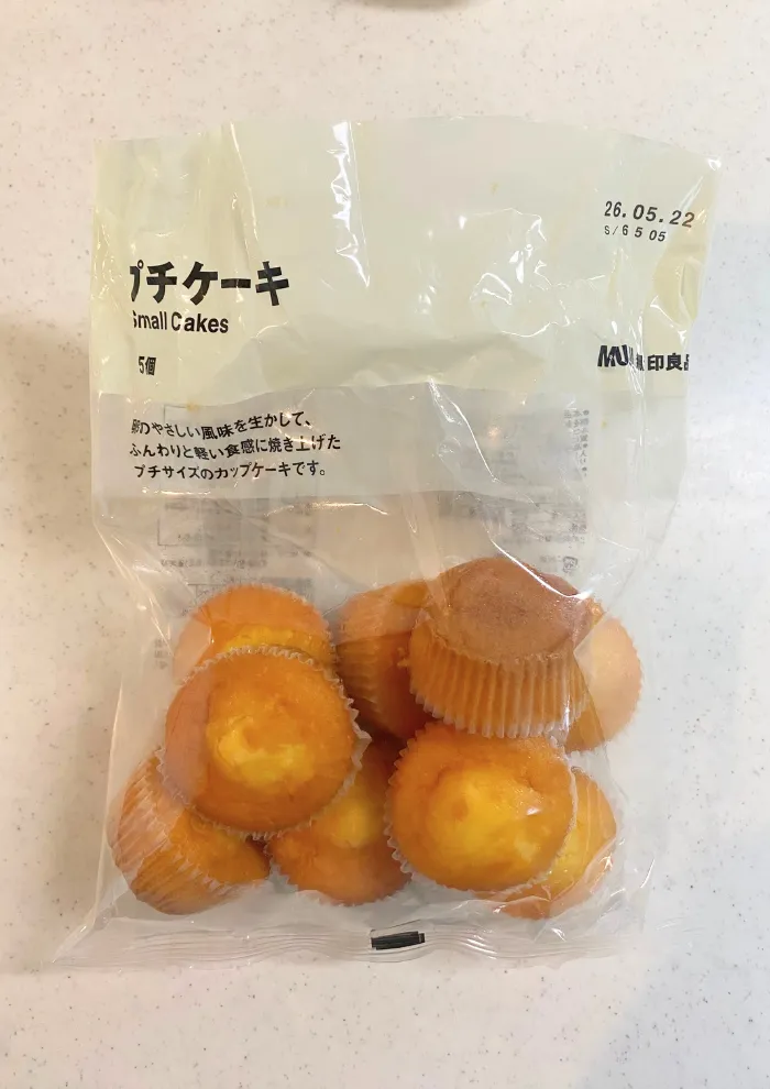無印良品 大袋 プチケーキのパッケージ