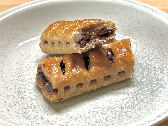 画像 お皿に置いた2切れを少し引きで撮った様子