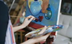 ナイツ土屋伸之が美大進学　絵が上手い理由と予備校時代から振り返る画家への道