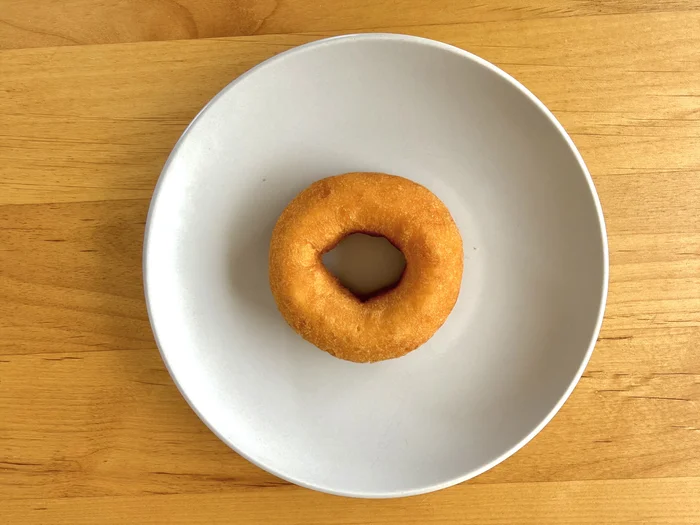 お皿に乗せた糖質50%オフ ドーナツの全体像