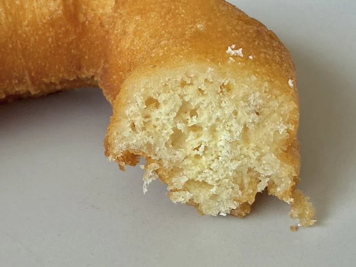 糖質50%オフ ドーナツの断面アップ