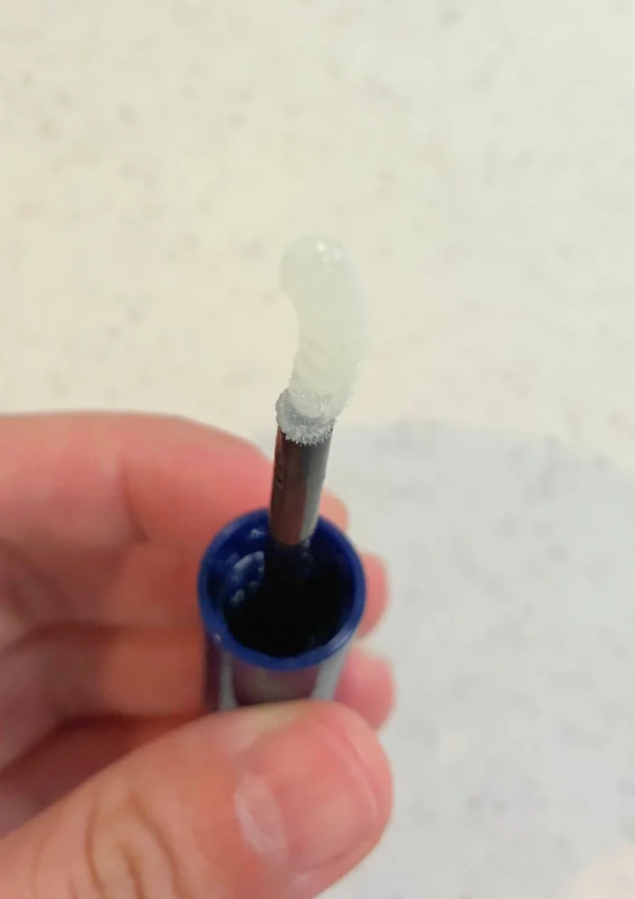 セザンヌ まつげ美容液リッチプラス 蓋を開けた状態