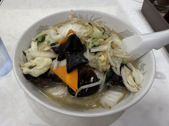 画像 野菜がたっぷり盛られた甘太郎食堂のタンメン