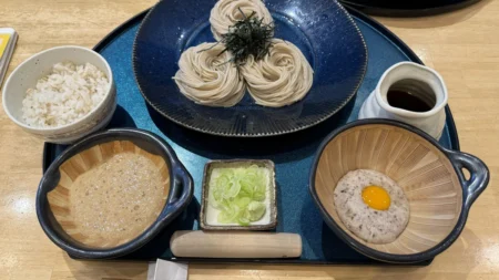 自然薯を2通りで堪能!箱根・仙石原「じねんじょ蕎麦 箱根 九十九」の2,475円とろろ蕎麦御膳を体験レポ
