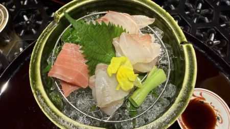 箱根『金乃竹 仙石原』の夕食は部屋食の京懐石12品！泡の塩と鮎の骨抜き体験を写真付きでレポ