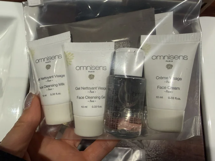 画像 omnisens Parisのクレンジングミルク、洗顔ジェル、化粧水、フェイスクリームのセット