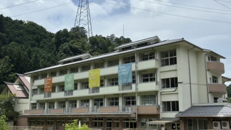 【奈良・下市町】元小学校の商業施設「KITO FOREST MARKET SHIMOICHI」がエモすぎる!日曜日の待ち時間・混雑状況も体験レポ