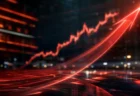 株価の急上昇を示す赤い光の上昇矢印と株価チャートの抽象イメージ