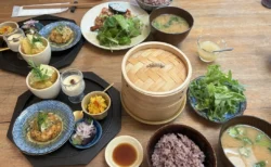 【淡路島】『こぞら荘 喫茶食堂』のランチは香りから驚く！レモン香る蒸し焼売と季節のケーキを実食レビュー