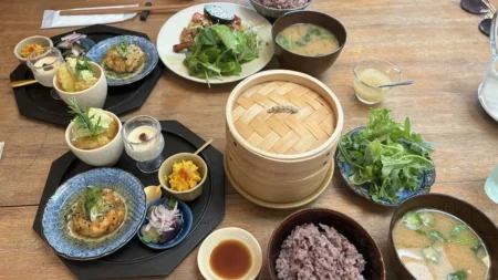 【淡路島】『こぞら荘 喫茶食堂』のランチは香りから驚く！レモン香る蒸し焼売と季節のケーキを実食レビュー
