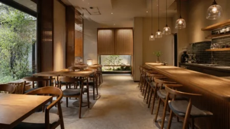 和モダンな内装のカフェ・喫茶店を思わせるイメージ