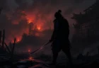炎に包まれた和風の城を背景に、青い甲冑をまとった侍風の人物が刀を構えて立つ、逆光のドラマチックな情景